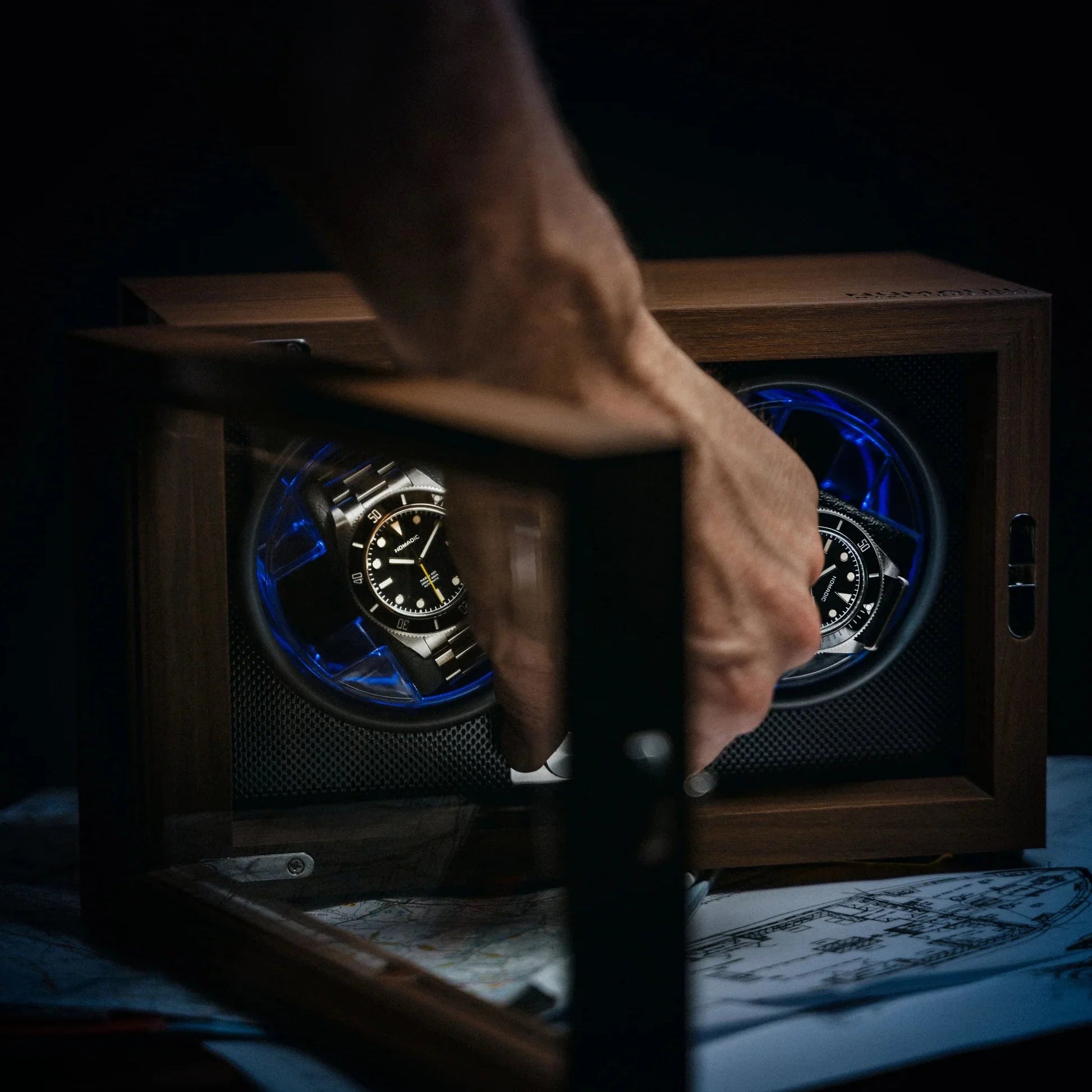 REMONTOIR MONTRES EN BOIS
